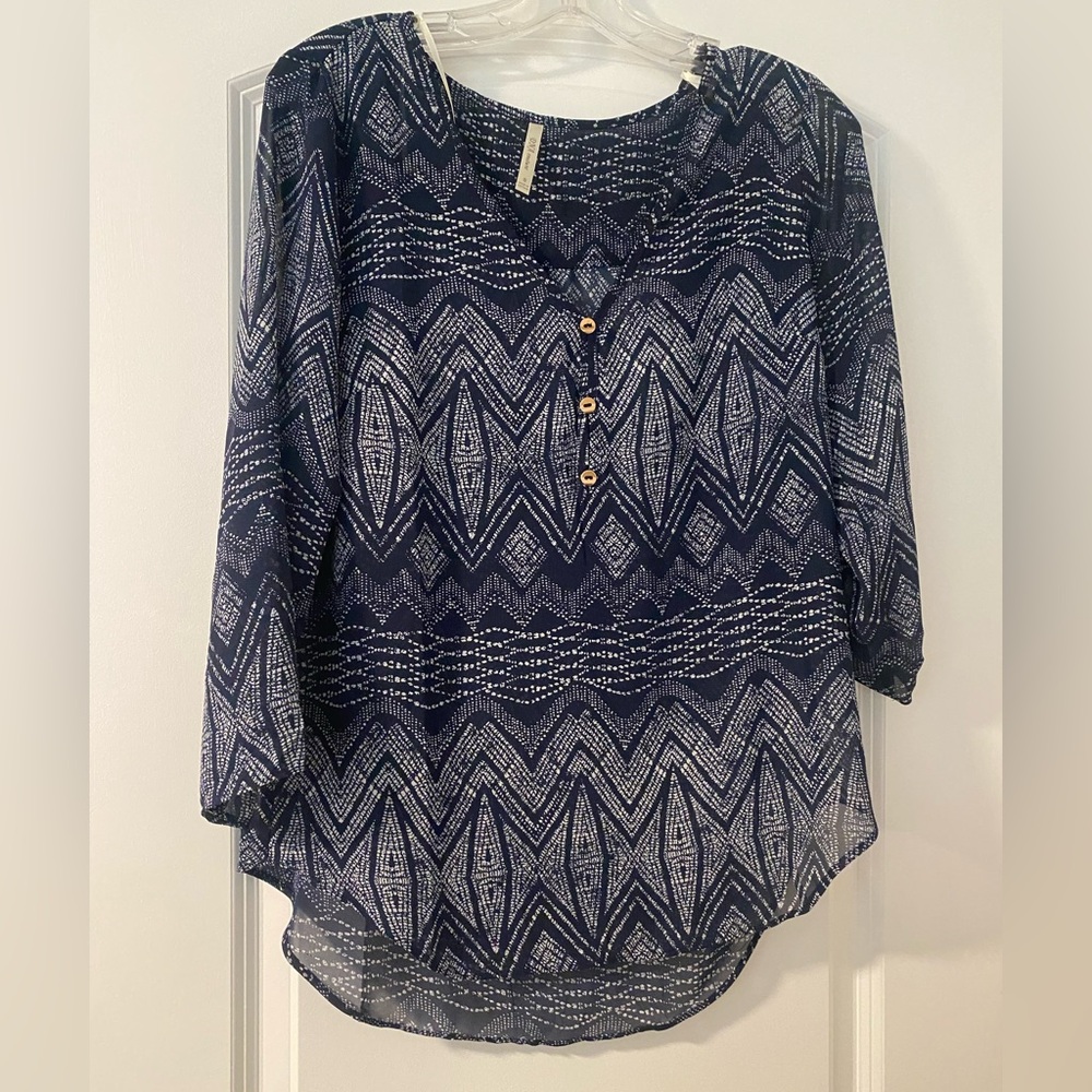 Shear navy blue blouse 3/4 sleeves